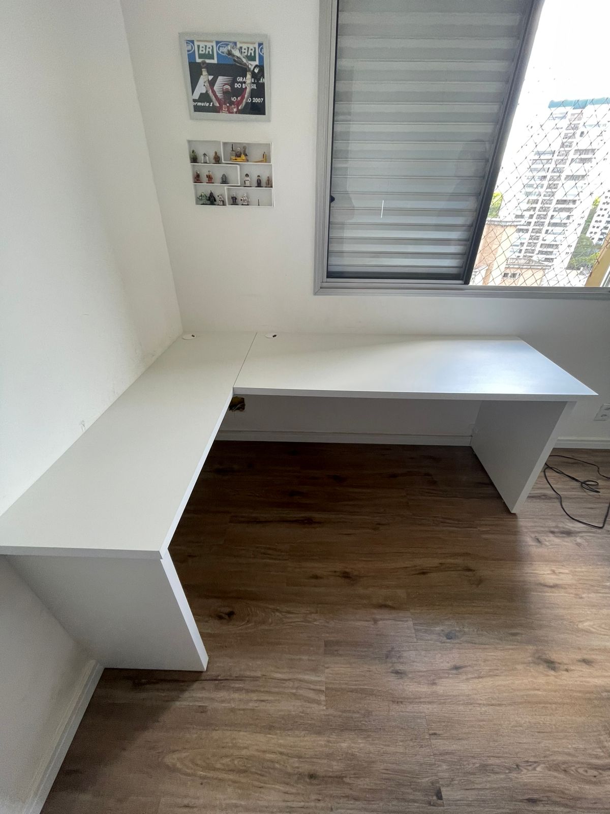 Home office com bancada em L